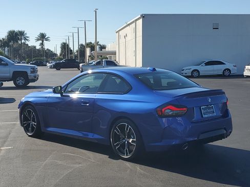 Used 2025 BMW 230i Coupe w/ M Sport Package image 4