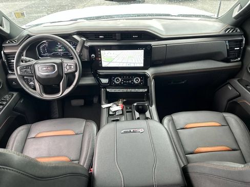 Used 2025 GMC Sierra 2500 AT4 w/ AT4 Premium Plus Package AWD/4WD image 5