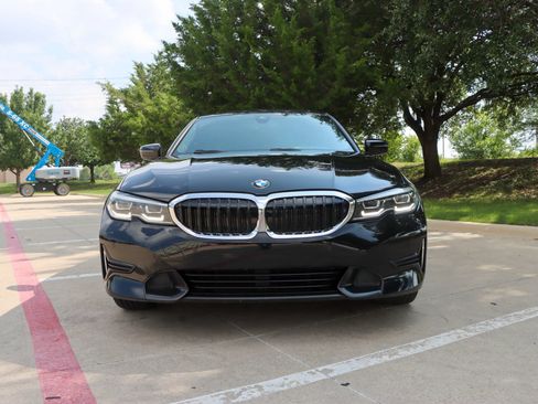 Used 2020 BMW 330i Sedan w/ Convenience Package RWD image 2