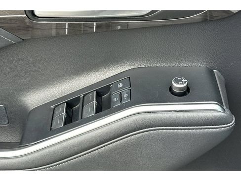 Used 2021 Toyota Highlander Limited AWD/4WD image 12