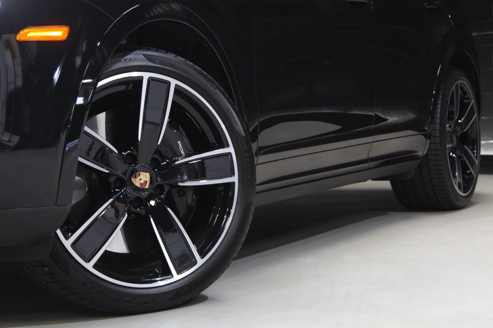 Used 2022 Porsche Cayenne Turbo AWD/4WD image 20