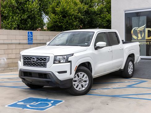 Used 2022 Nissan Frontier SV RWD image 6