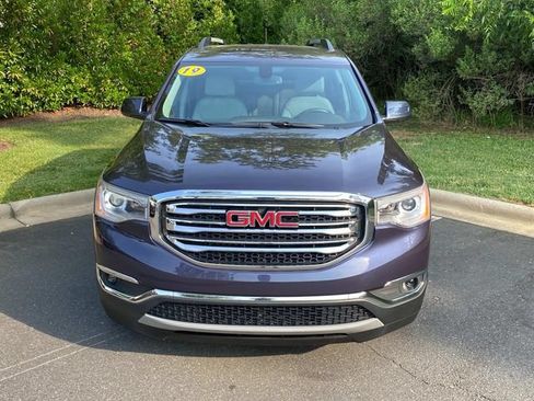 Used 2019 GMC Acadia SLT FWD image 2