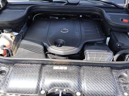 Certified 2025 Mercedes-Benz GLS 450 4MATIC image 46