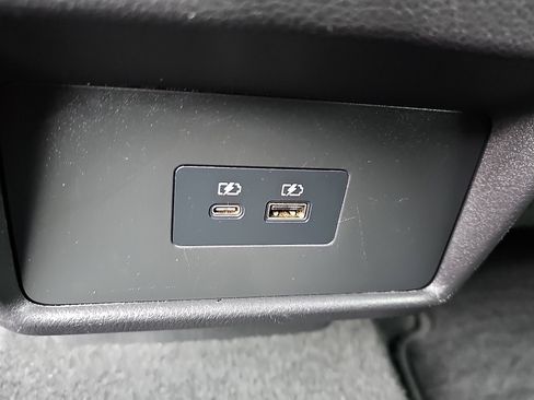 Certified 2023 Nissan Rogue SV image 11