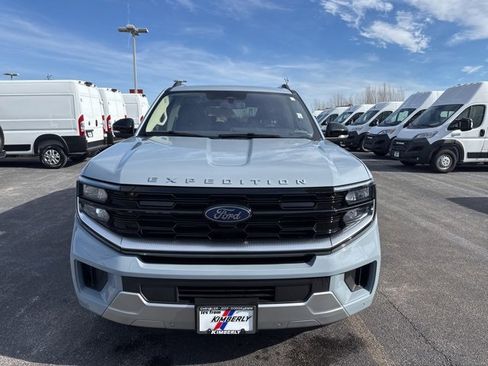 Used 2025 Ford Expedition Platinum w/ Driver's Package image 18