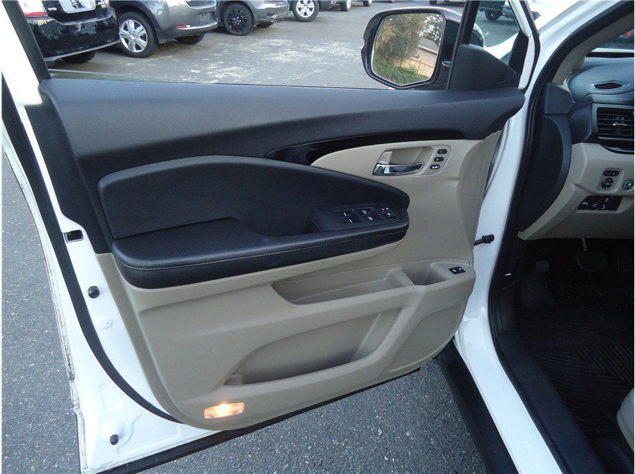 Used 2016 Honda Pilot Elite image 11