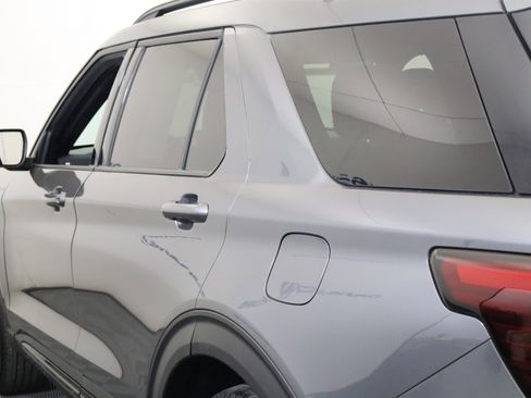 Used 2025 Ford Explorer ST-Line image 10