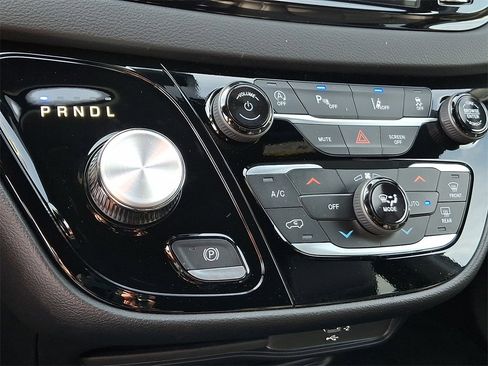 New 2026 Chrysler Voyager LX image 10