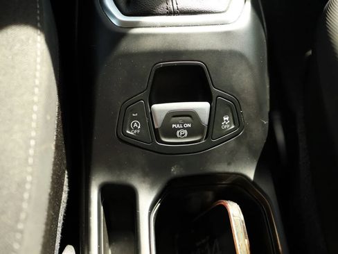 Used 2023 Jeep Renegade Latitude AWD/4WD image 28