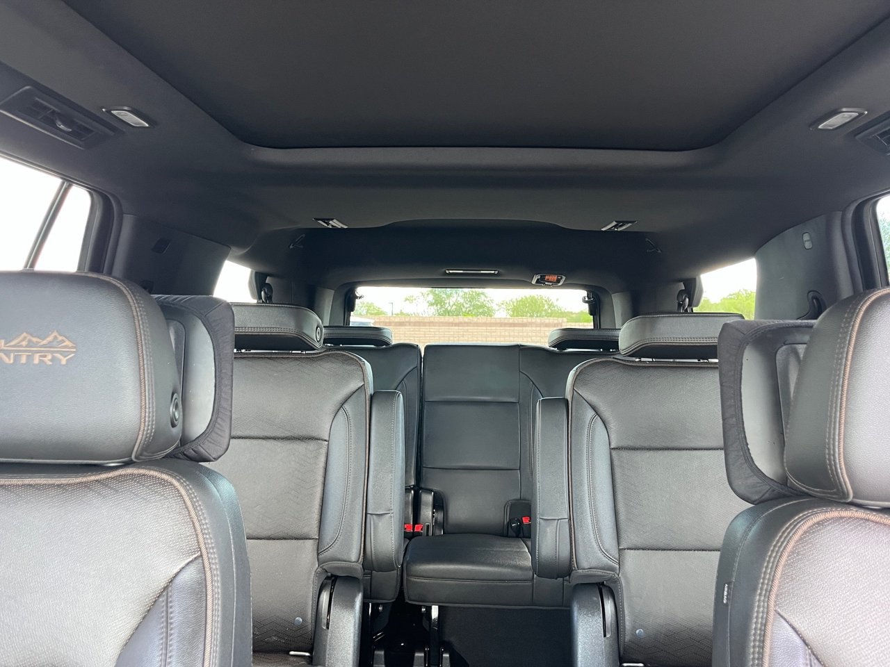 Used 2022 Chevrolet Tahoe High Country w/ LPO, Illumination Package AWD/4WD image 28