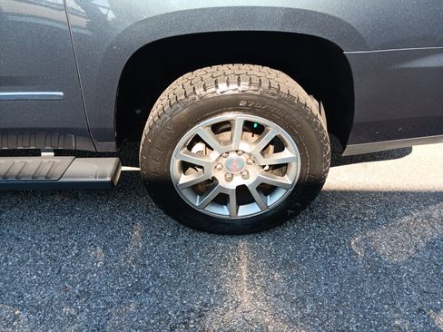 Used 2019 GMC Yukon XL Denali RWD image 4