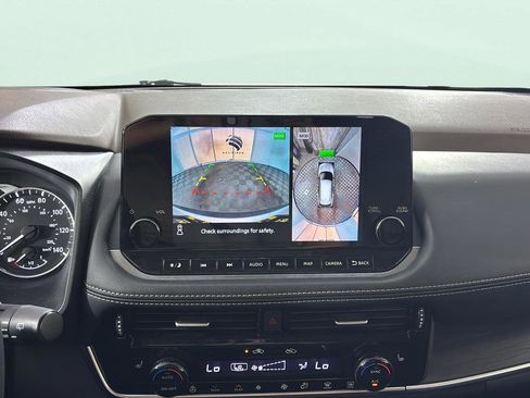 Used 2021 Nissan Rogue SL w/ Premium Package image 18