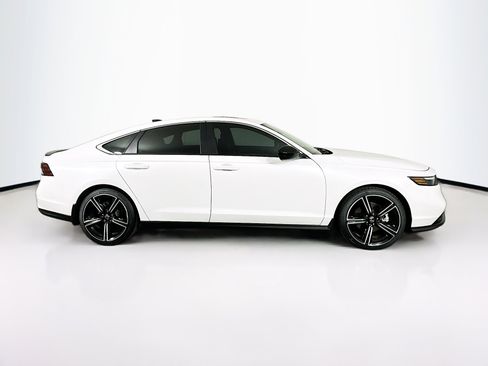 Used 2024 Honda Accord Sport image 10