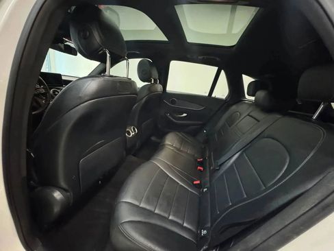 Used 2018 Mercedes-Benz GLC 300 w/ Premium Package image 17