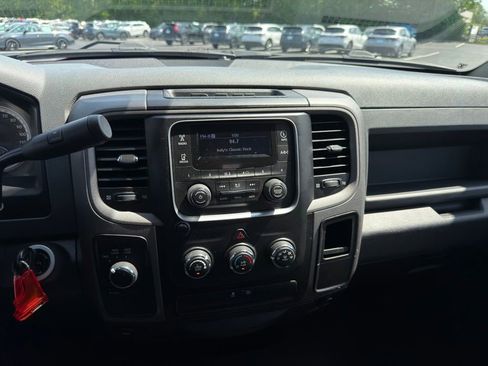 Used 2017 RAM 1500 ST w/ SXT Appearance Group AWD/4WD image 14