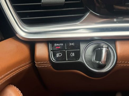 Used 2021 Porsche Panamera 4S Executive w/ Premium Package image 23