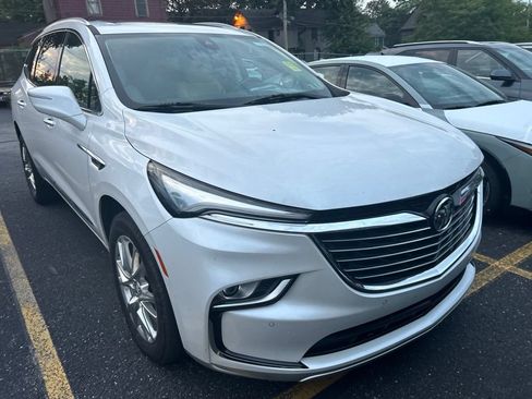 Used 2019 Buick Enclave Premium FWD image 2