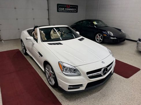 Used 2016 Mercedes-Benz SLK 350 image 9