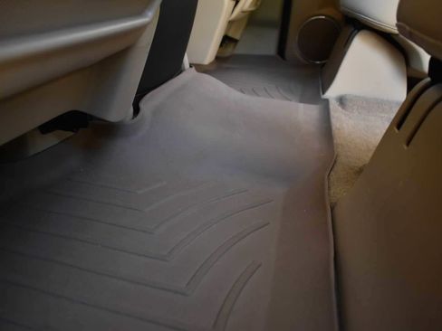 Used 2011 Cadillac Escalade Premium AWD/4WD image 79