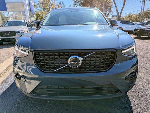 New 2026 Volvo XC40 B5 Ultra image 9