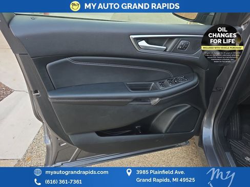 Used 2022 Ford Edge Titanium image 10