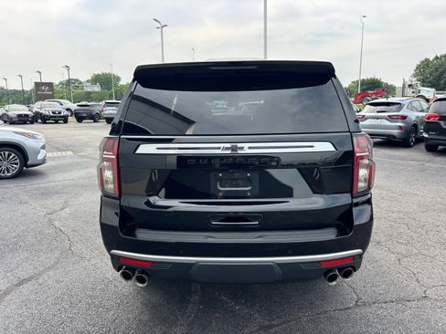 Used 2024 Chevrolet Suburban High Country w/ Premium Package AWD/4WD image 6