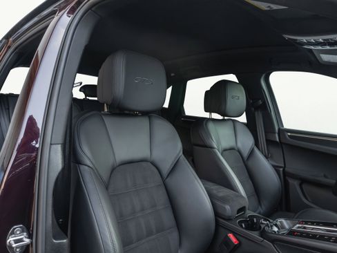 Used 2023 Porsche Macan GTS w/ Sport Chrono Package image 8