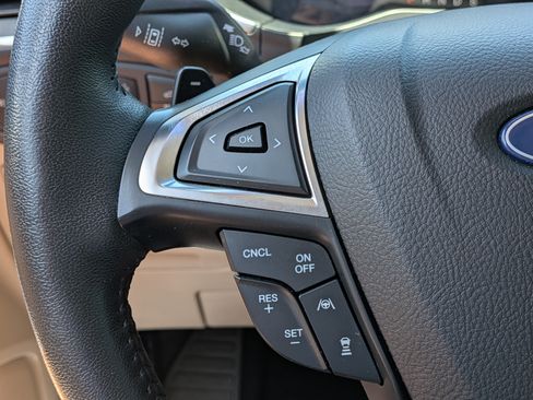 Used 2020 Ford Edge Titanium w/ Equipment Group 301A AWD/4WD image 25