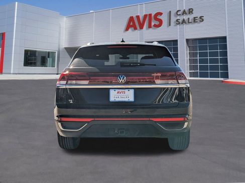 Used 2025 Volkswagen Atlas Cross Sport SE image 5