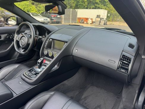 Used 2015 Jaguar F-TYPE S RWD image 31