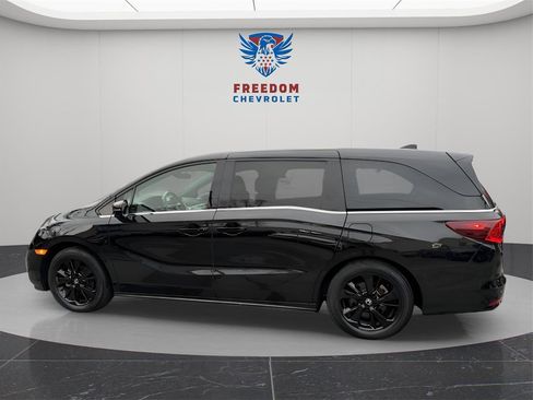 Used 2023 Honda Odyssey Sport image 3