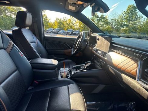 Used 2023 GMC Canyon AT4 w/ AT4 Premium Package image 15