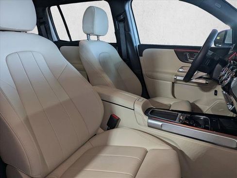 Certified 2025 Mercedes-Benz GLB 250 4MATIC image 23