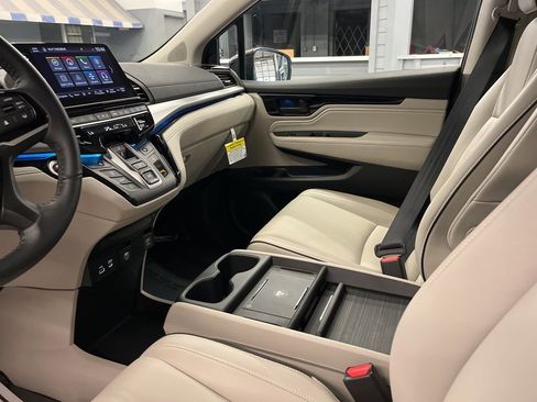 Used 2025 Honda Odyssey Touring image 25