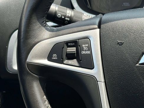 Used 2017 Chevrolet Equinox Premier w/ Enhanced Convenience Package AWD/4WD image 22