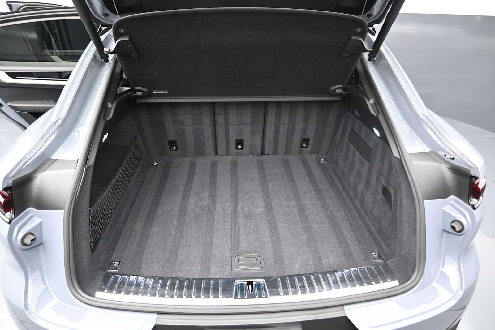 Certified 2024 Porsche Cayenne Coupe AWD/4WD image 19