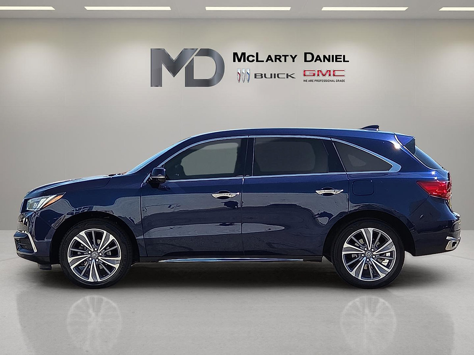 Used 2017 Acura MDX w/ Technology Package AWD/4WD image 2