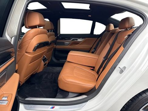 Used 2020 BMW 750i xDrive w/ Executive Package AWD/4WD image 11