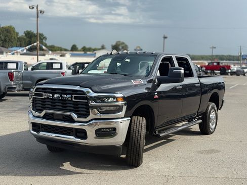 Used 2025 RAM 2500 Tradesman AWD/4WD image 3