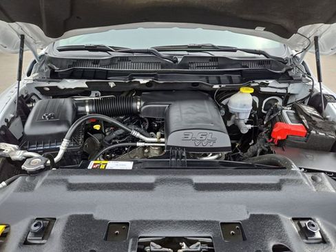 Used 2024 RAM 1500 Classic SLT AWD/4WD image 32