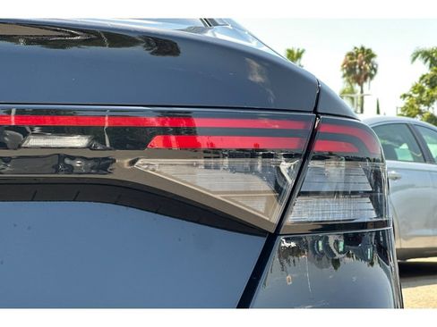 Used 2023 Honda Accord LX image 16