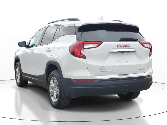 Used 2024 GMC Terrain SLE w/ Driver Convenience Package AWD/4WD image 3