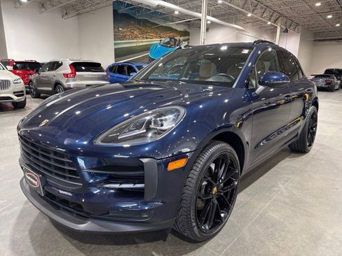 Used 2021 Porsche Macan w/ Premium Package image 1
