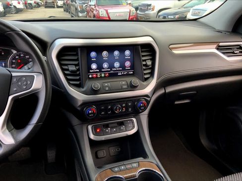 Certified 2023 GMC Acadia SLE w/ Driver Convenience Package image 6