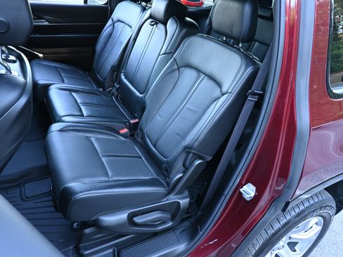 Used 2022 Jeep Wagoneer Series II image 19