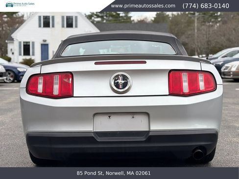 Used 2010 Ford Mustang Convertible RWD image 40