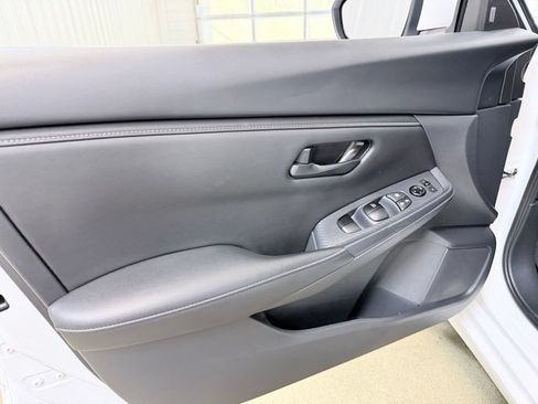 Used 2025 Nissan Sentra S FWD image 8