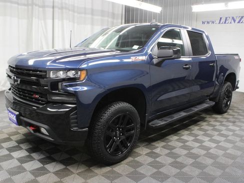 Used 2022 Chevrolet Silverado 1500 LT Trail Boss w/ Bed Protection Package AWD/4WD image 9