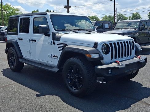 Used 2021 Jeep Wrangler Unlimited Sport AWD/4WD image 3